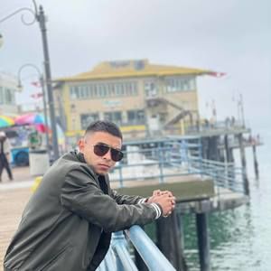 Meet your Posher, Ernesto